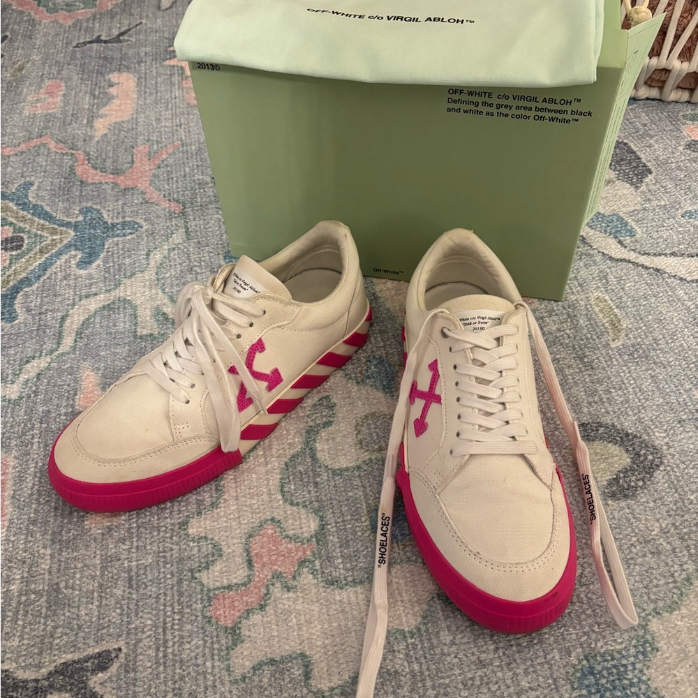 Off White Sneakers Pink